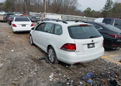 2014 Volkswagen Jetta Sportwagen 2.0L Tdi z USA, uszkodzony, nr VIN 3VWPL7AJ1EM619505